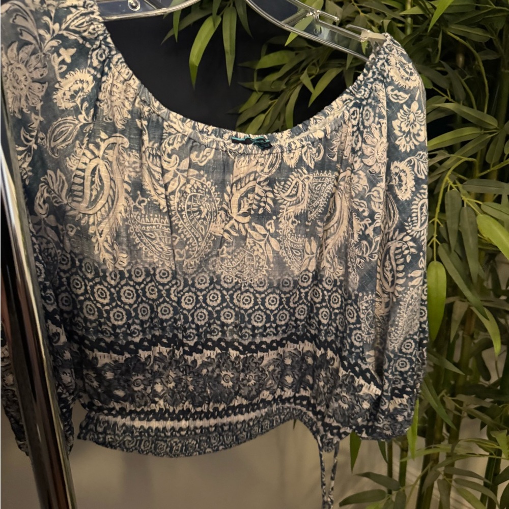 Floral Blue and White Women's Top